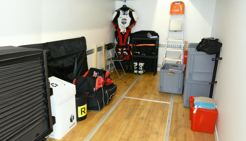 Esempi di allestimento officina con attrezzature e mobili Ecoplast 2000